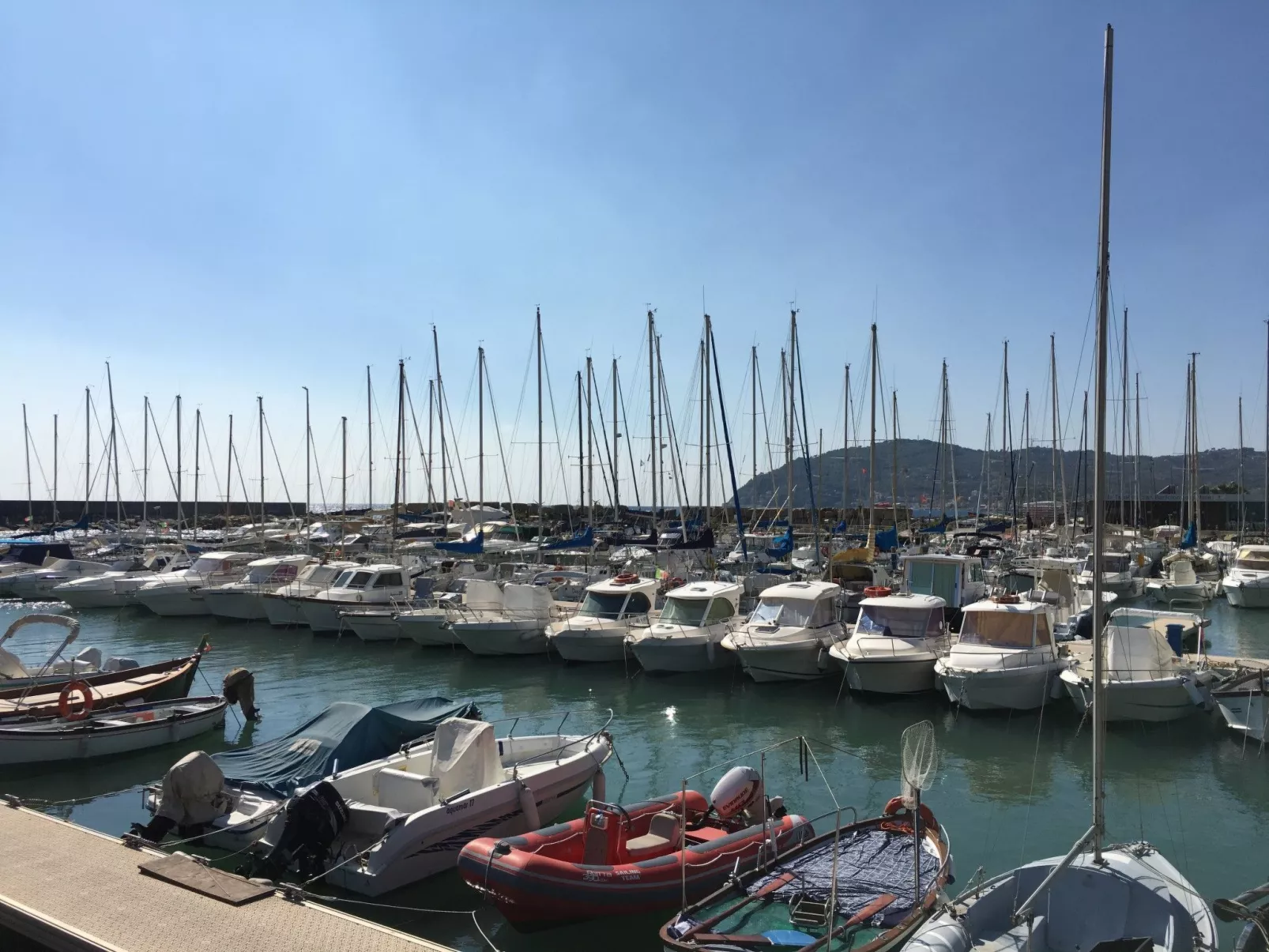 Angenehme Wohnung in San Bartolomeo Al Mare-Buiten