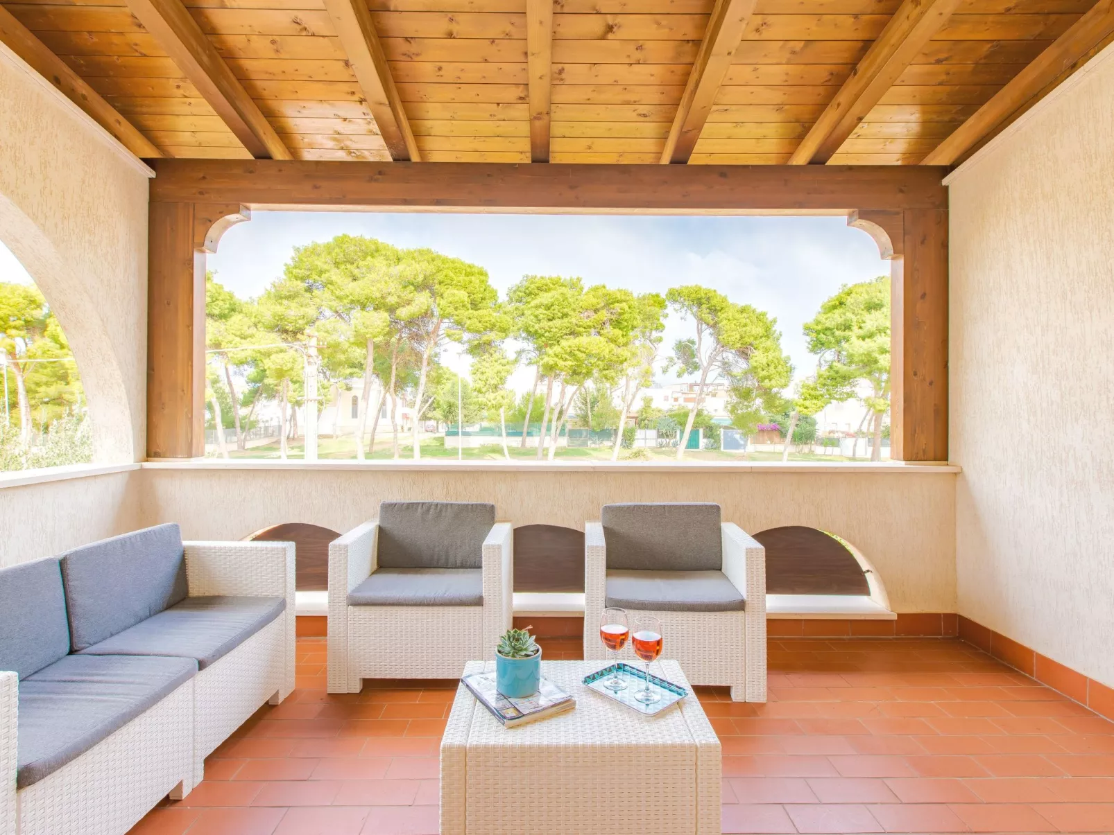 Flacher Rasen rechts-Buiten