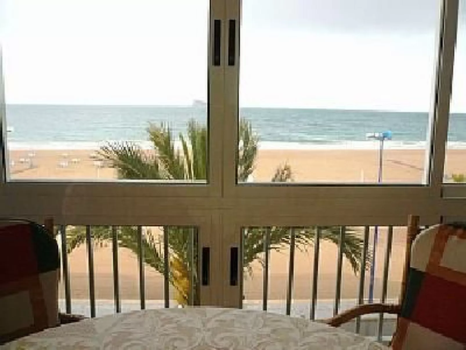 Esmeralda-Image-tags.info