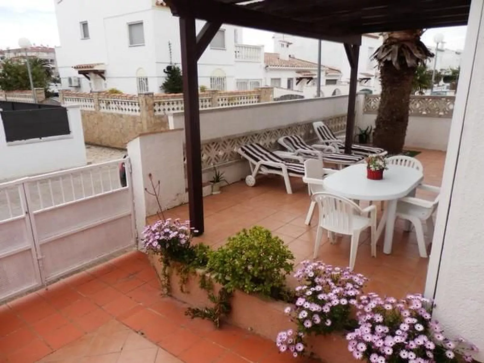 In Empuriabrava mit Grill-Buiten