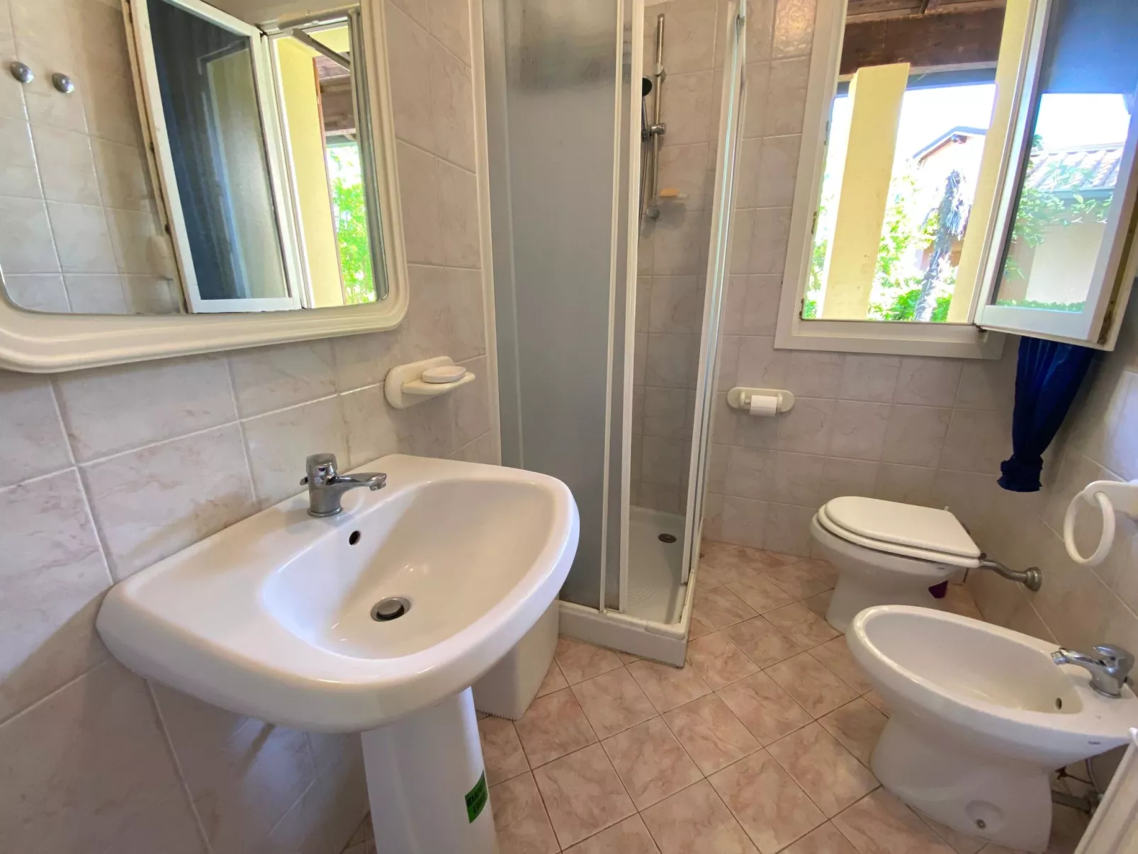 VILLA TAHAA-Image-tags.info