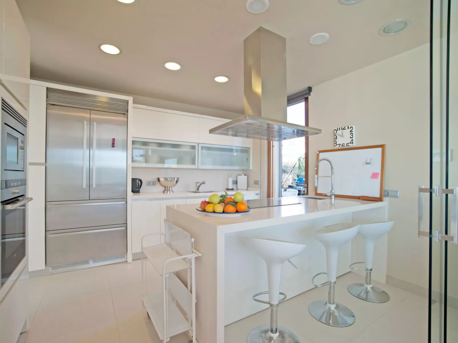 Majestätische Villa mit 5 Schlafzimmern und Pool direkt am Meer-Binnen