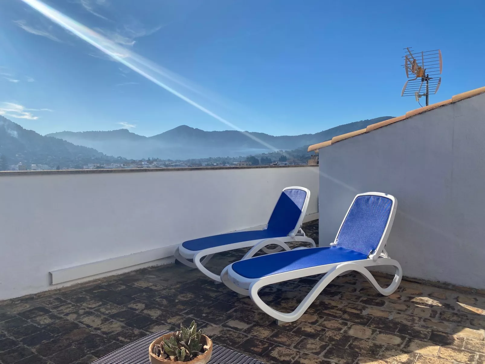 "Casa Nuria" mit Terrasse-Buiten