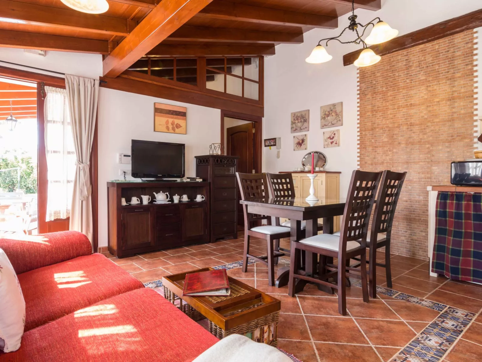 Familienfinca auf dem Lande mit Schwimmbad-Binnen