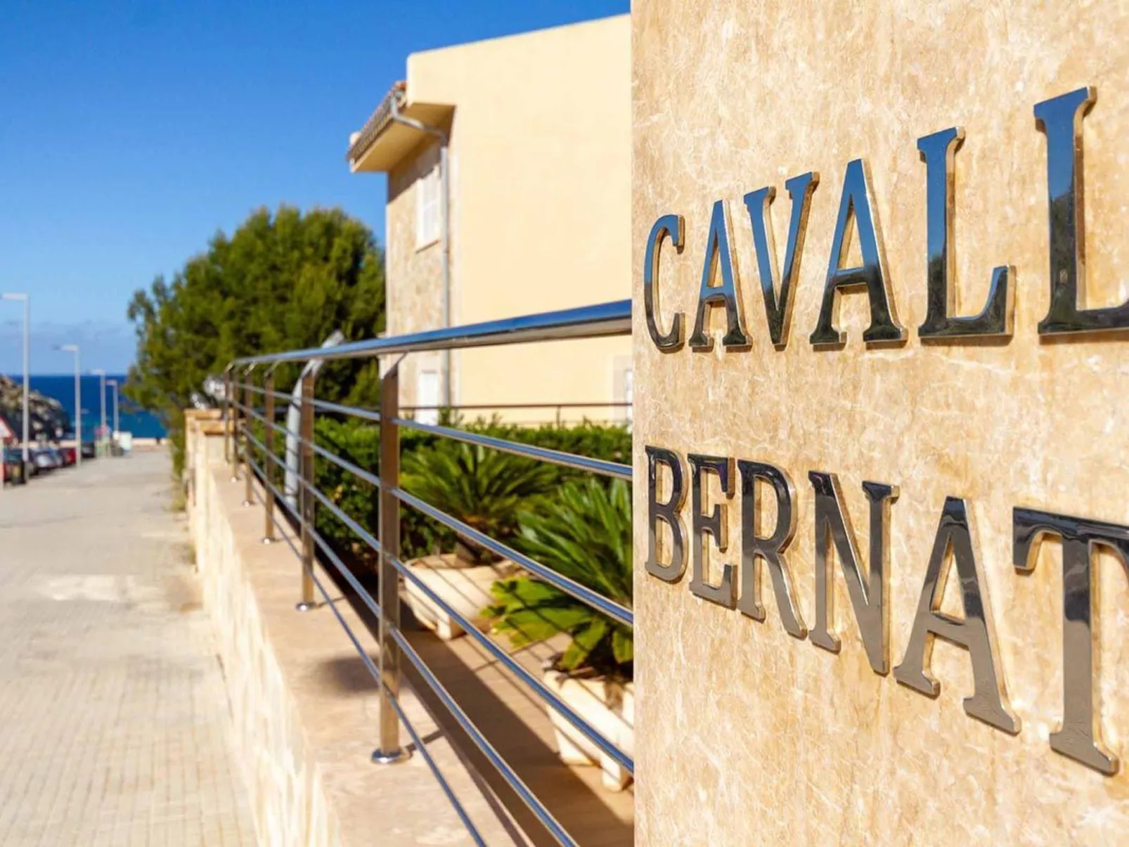 Schöne Villa im Zentrum von Cala Sant Vicenç-Image-tags.info