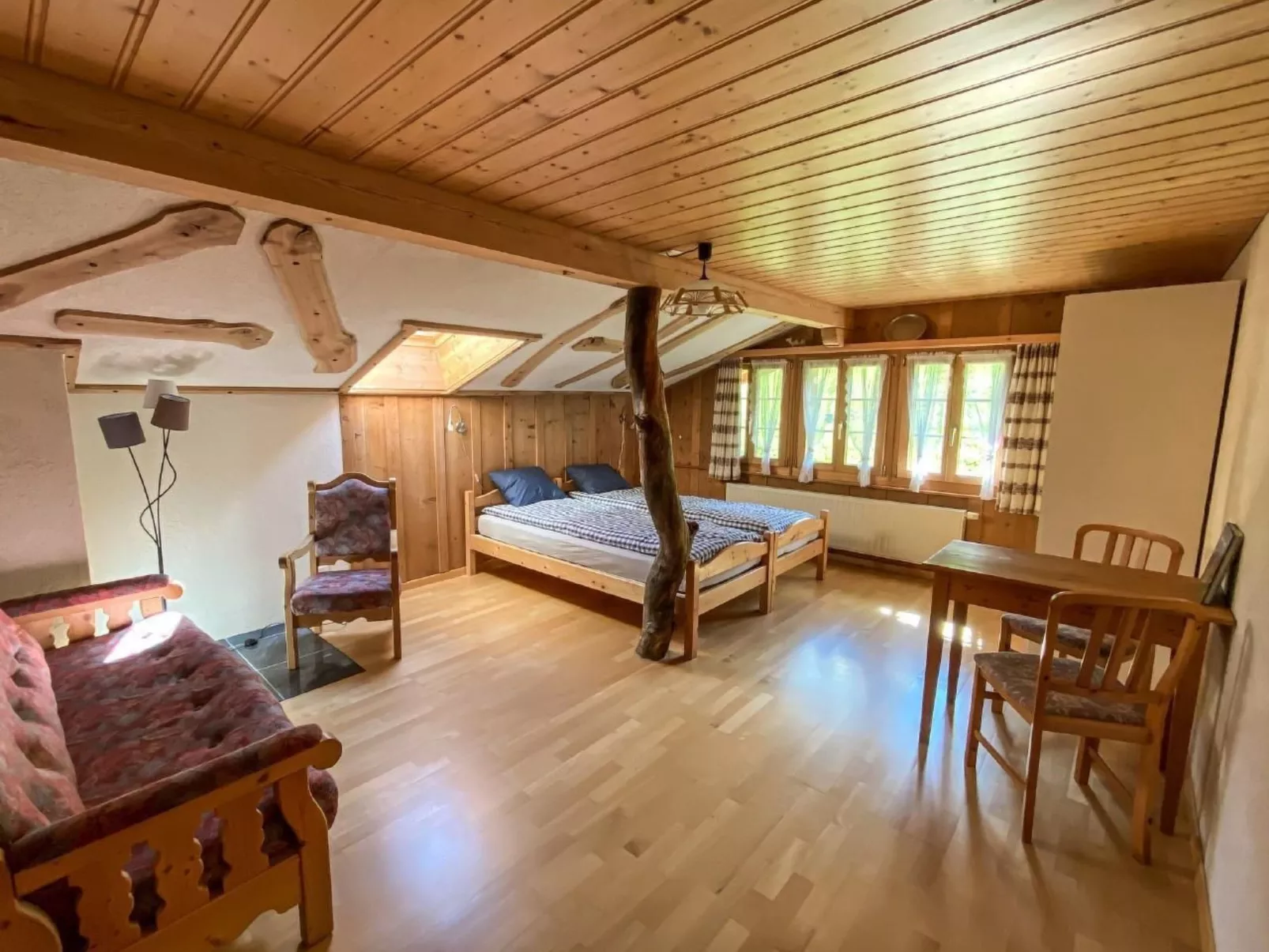 Chalet Simeli-Binnen