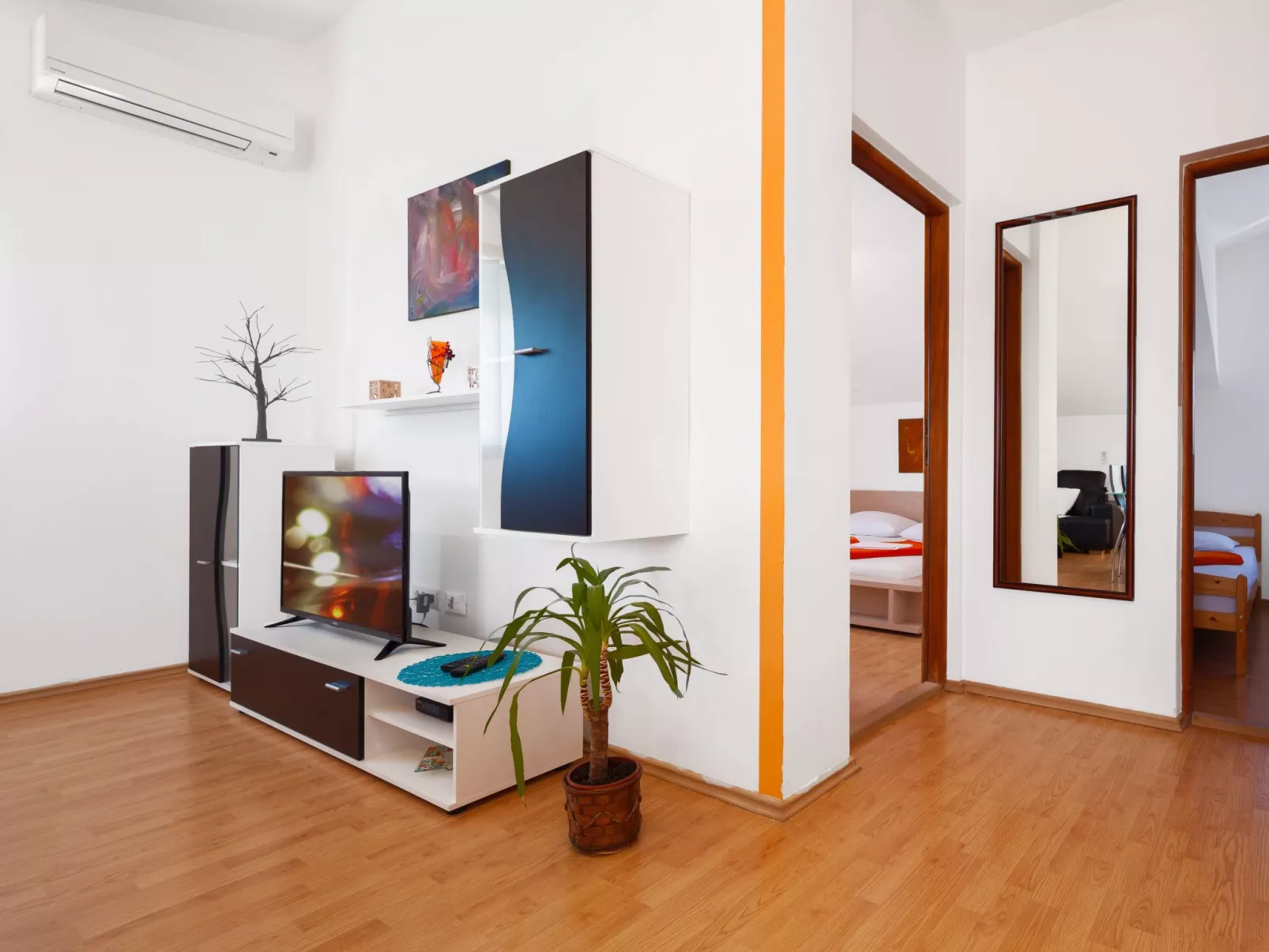 Mit Jacuzzi, Garten und Parkplatz-Binnen