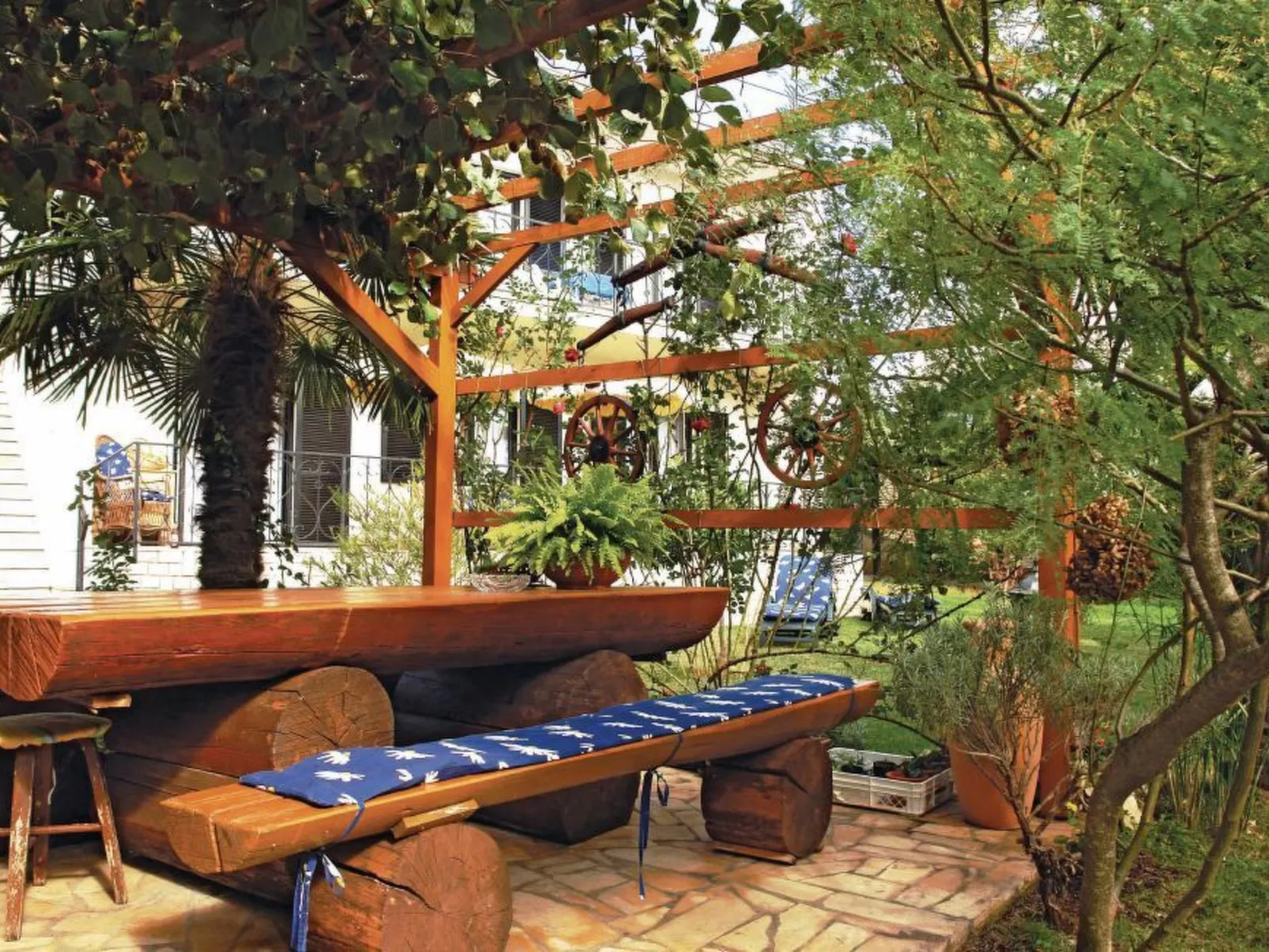 Geräumige Wohnung in Medulin mit privatem Parkplatz-Buiten