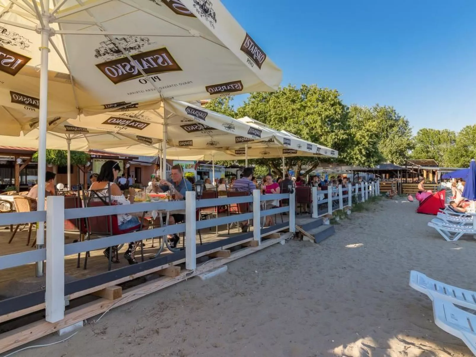 Modernes und komfortables Wohndesign-Buiten