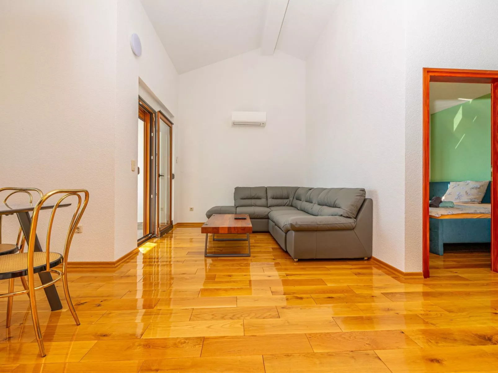 Wohnung Mistral 7-Binnen