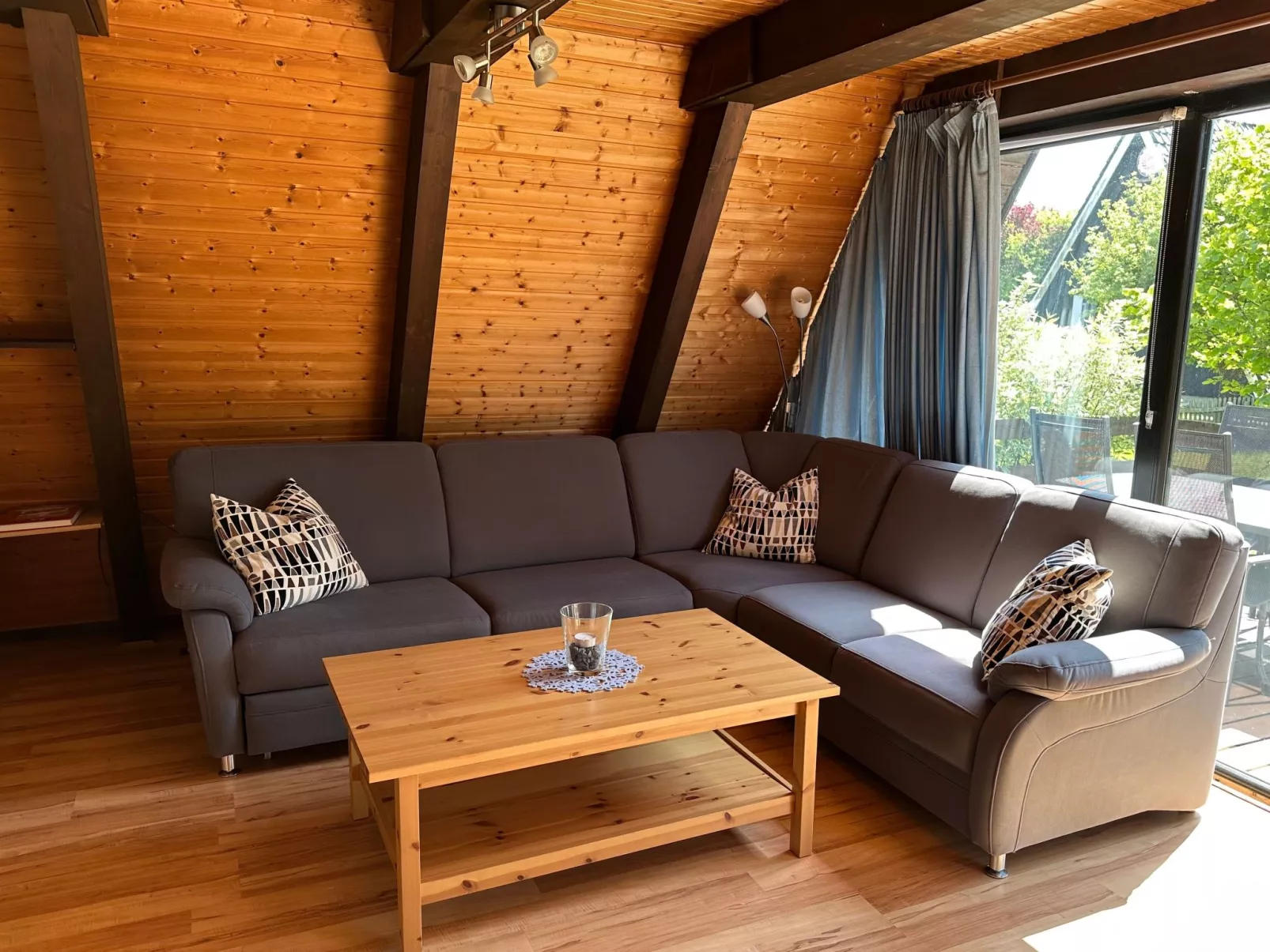 Mit Garten, Grill und Terrasse - Binnen