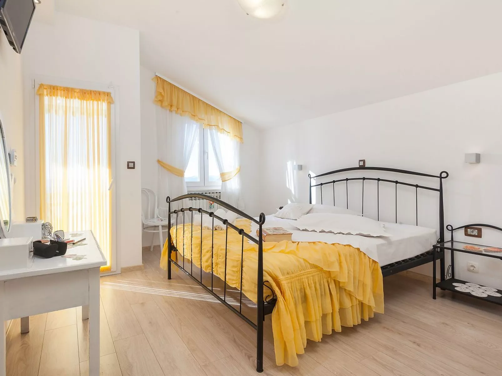 Villa Kety mit Pool-Image-tags.info