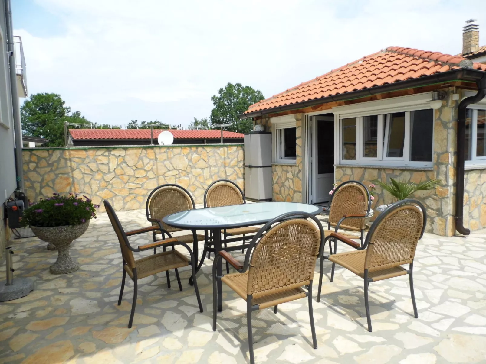 Ausgezeichnete neue und moderne Wohnung-Image-tags.info