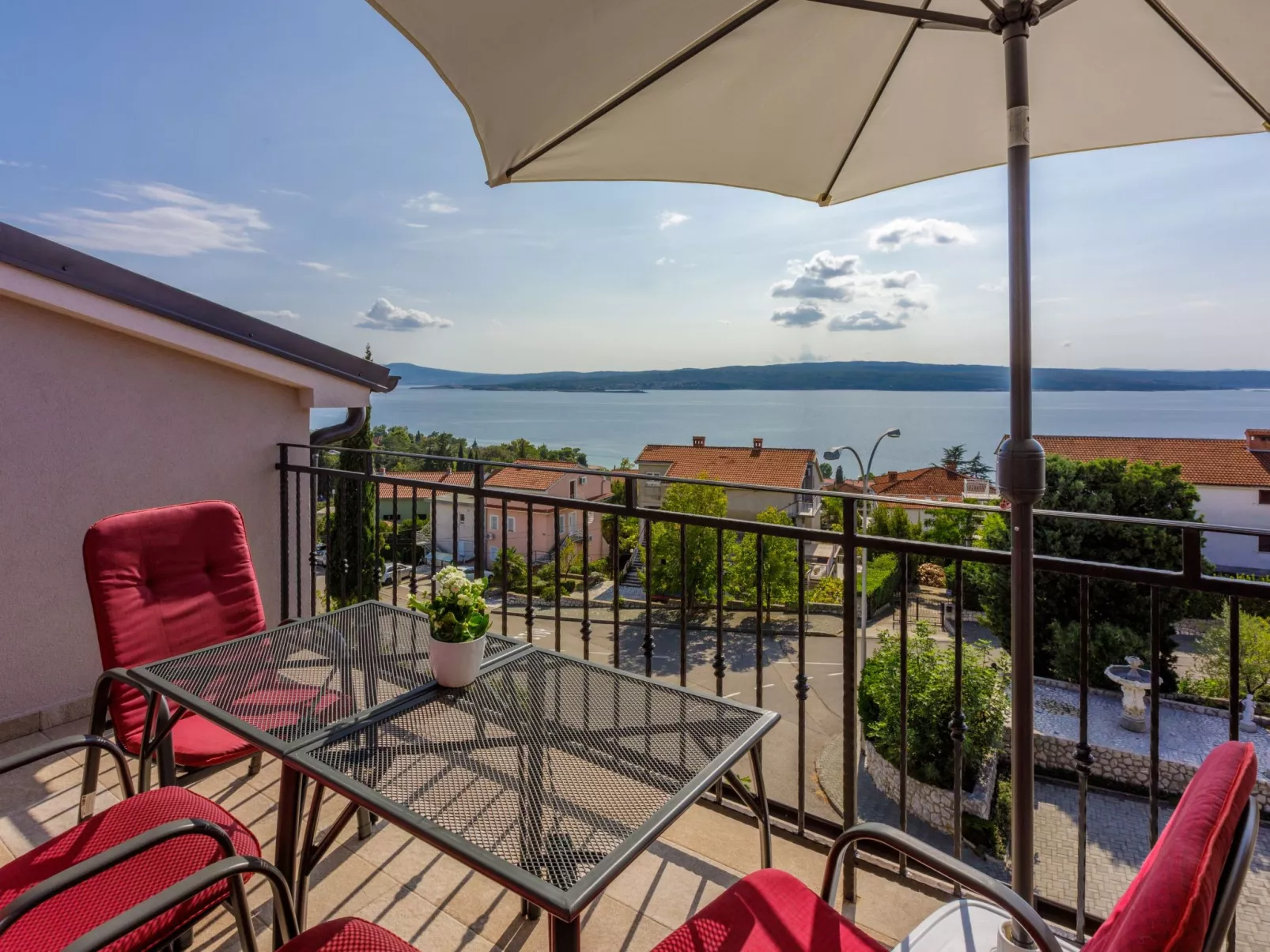 Wohnung mit Panoramablick aufs Meer-Buiten