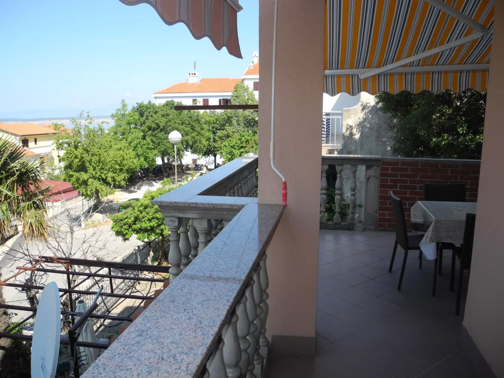 Wohnung in Crikvenica mit Terrasse und Grill-Buiten