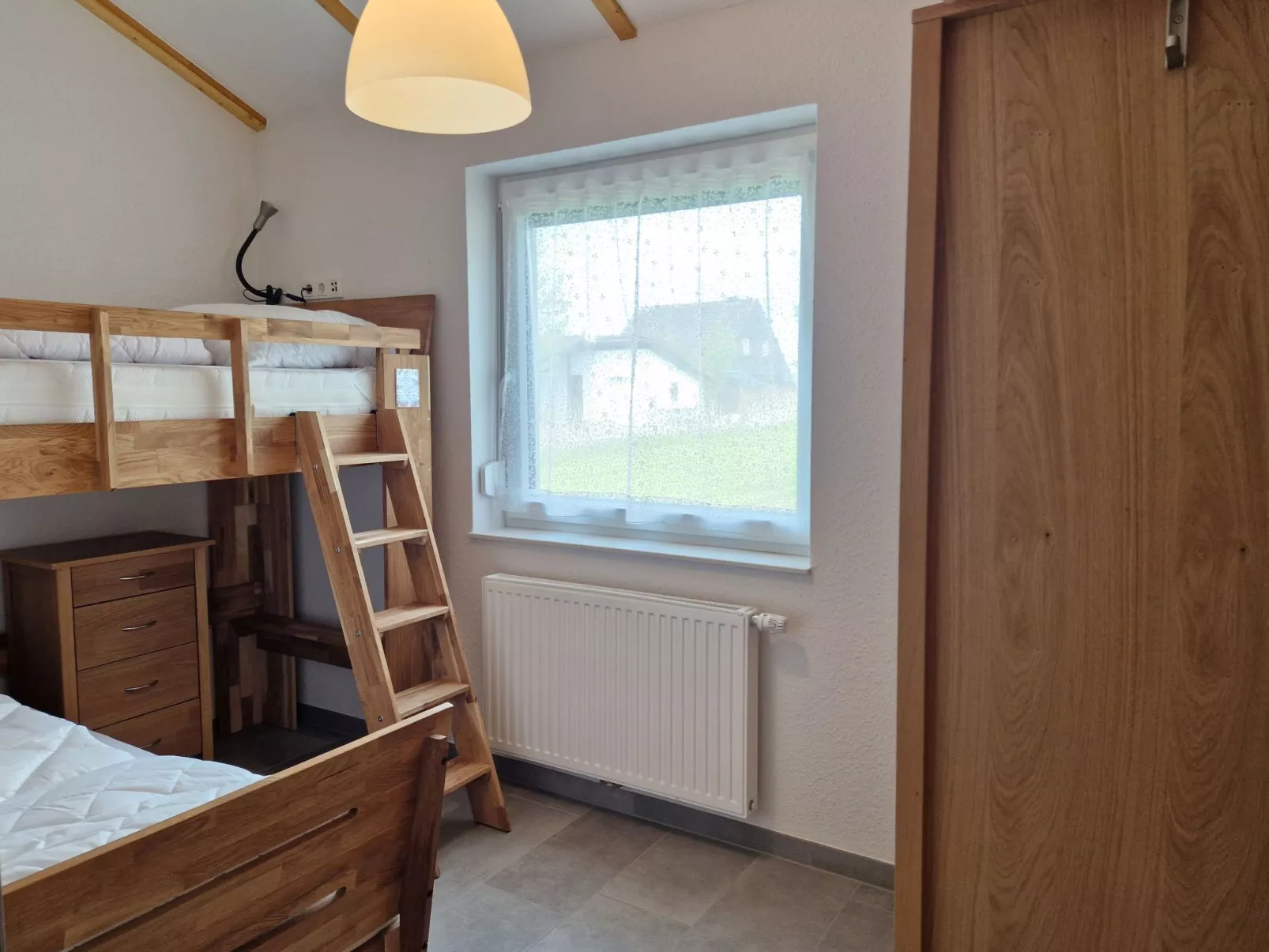 G8 freistehendes Ferienhaus mit Gartenhaus - Binnen