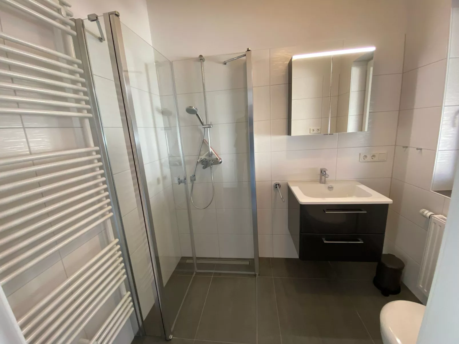 N11 Ferienhaus mit Garten in Eckwarderhörne-Binnen