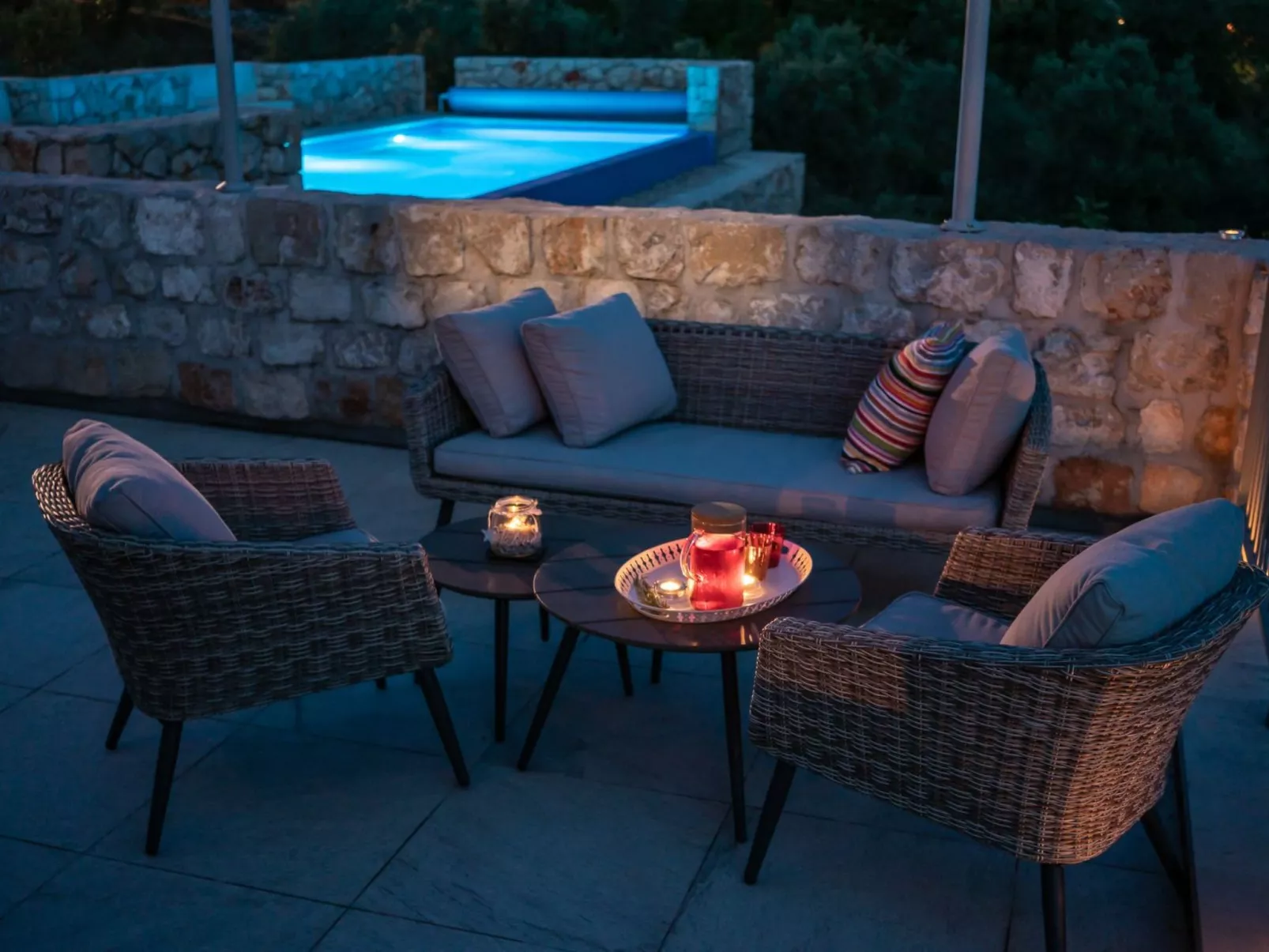 Villa Ella mit Infinity-Pool-Binnen