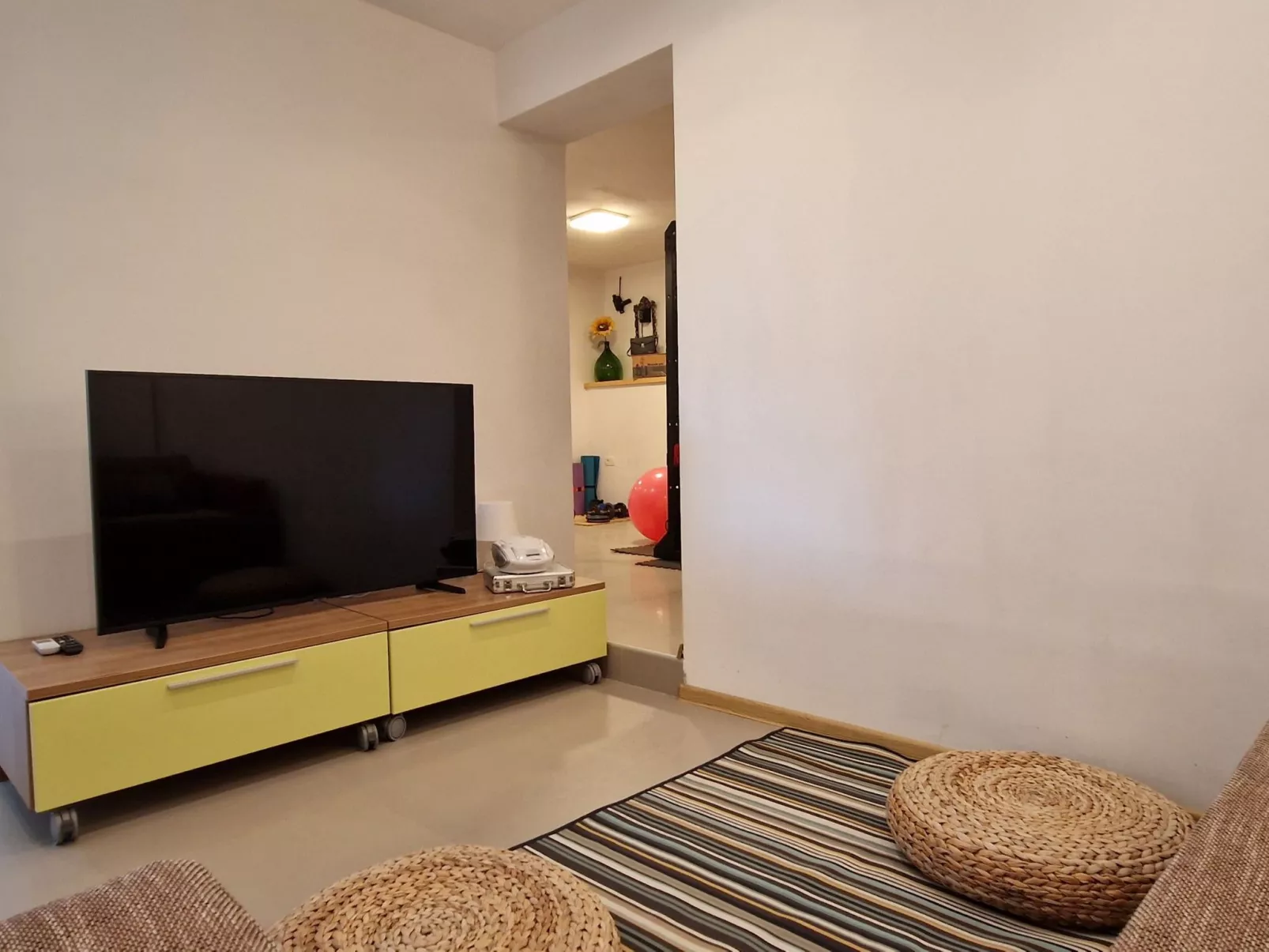 Freistehende Villa mit Garten und privatem Pool-Binnen