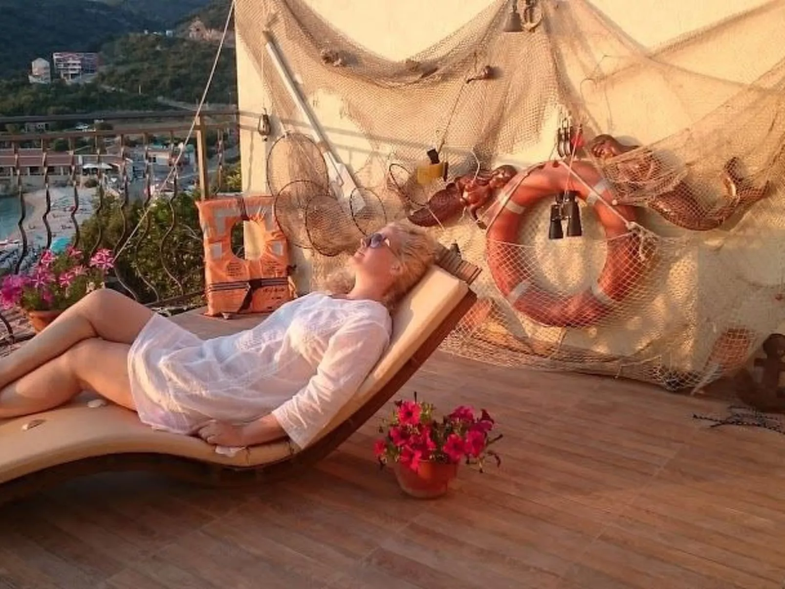 Gemütliche Wohnung mit Meerblick vom Balkon aus-Buiten