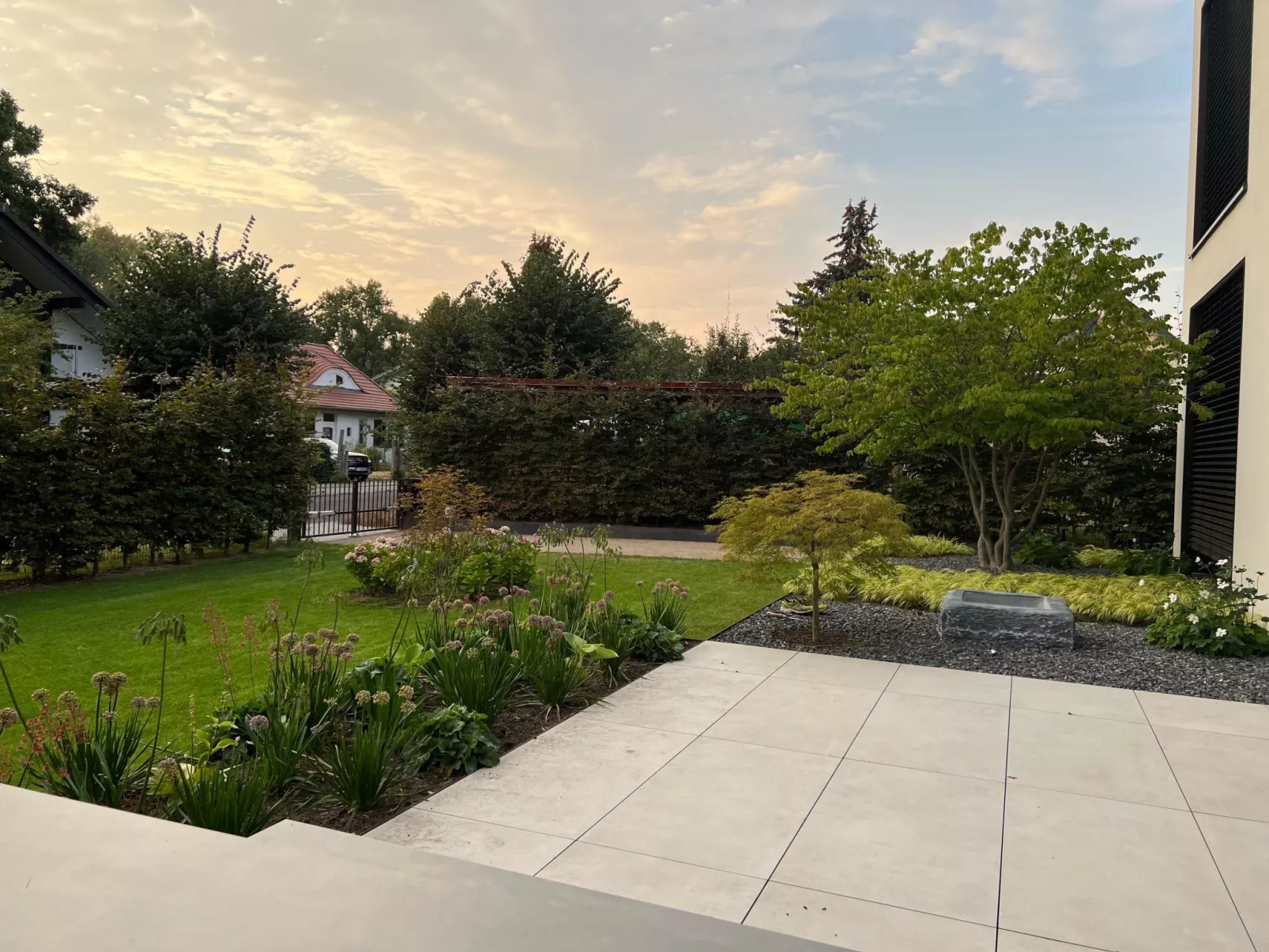 Modernes Einfamilienhaus-Buiten