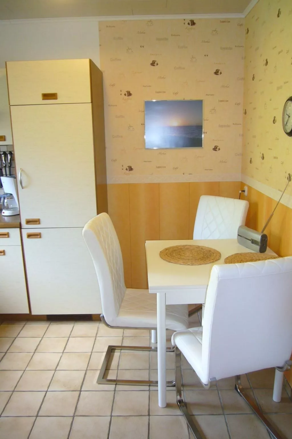 Zentrale Ferienwohnung mit Terrasse - Binnen