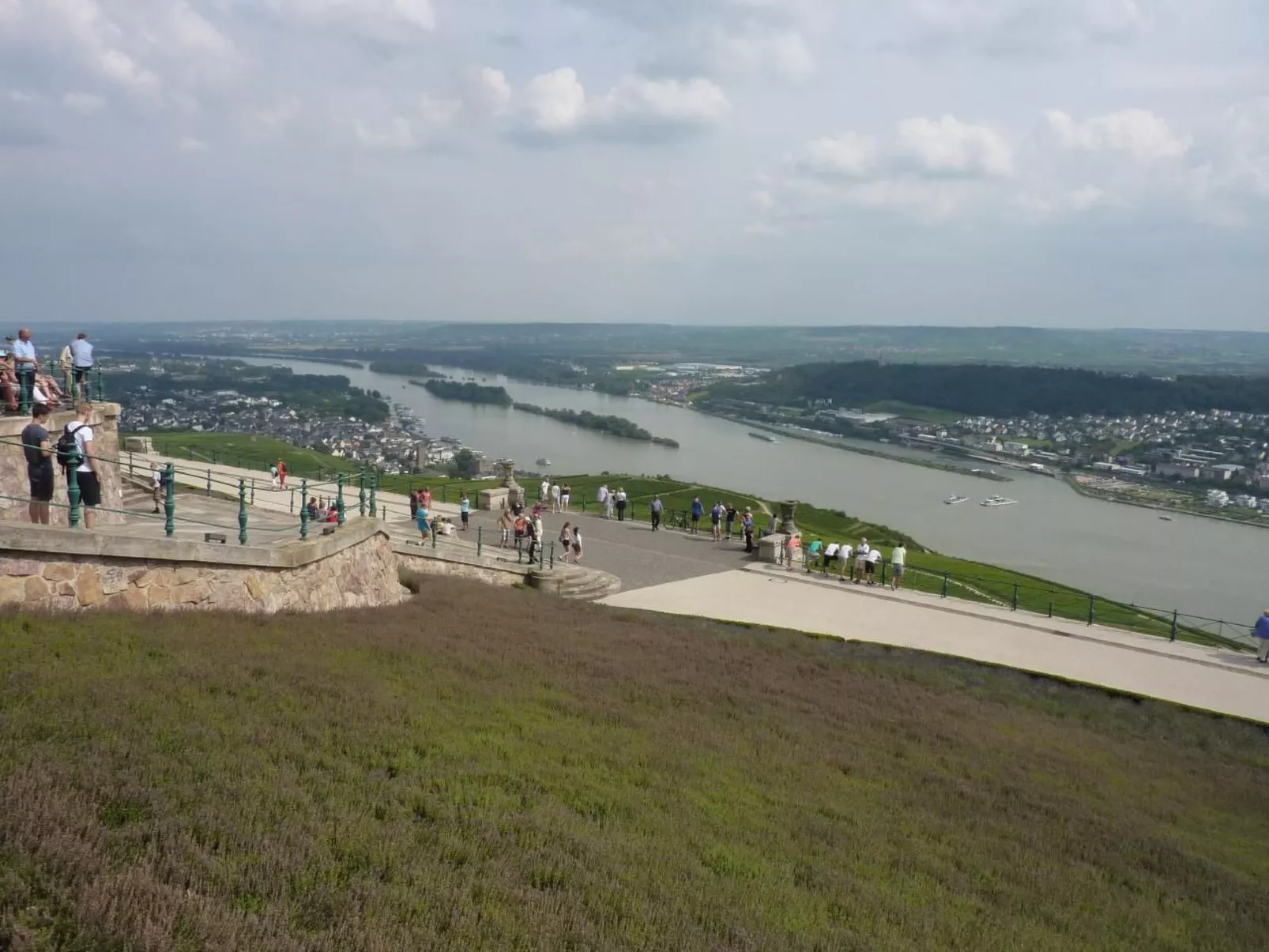 Appartement mit Terrasse, Garten und Grill-Buiten