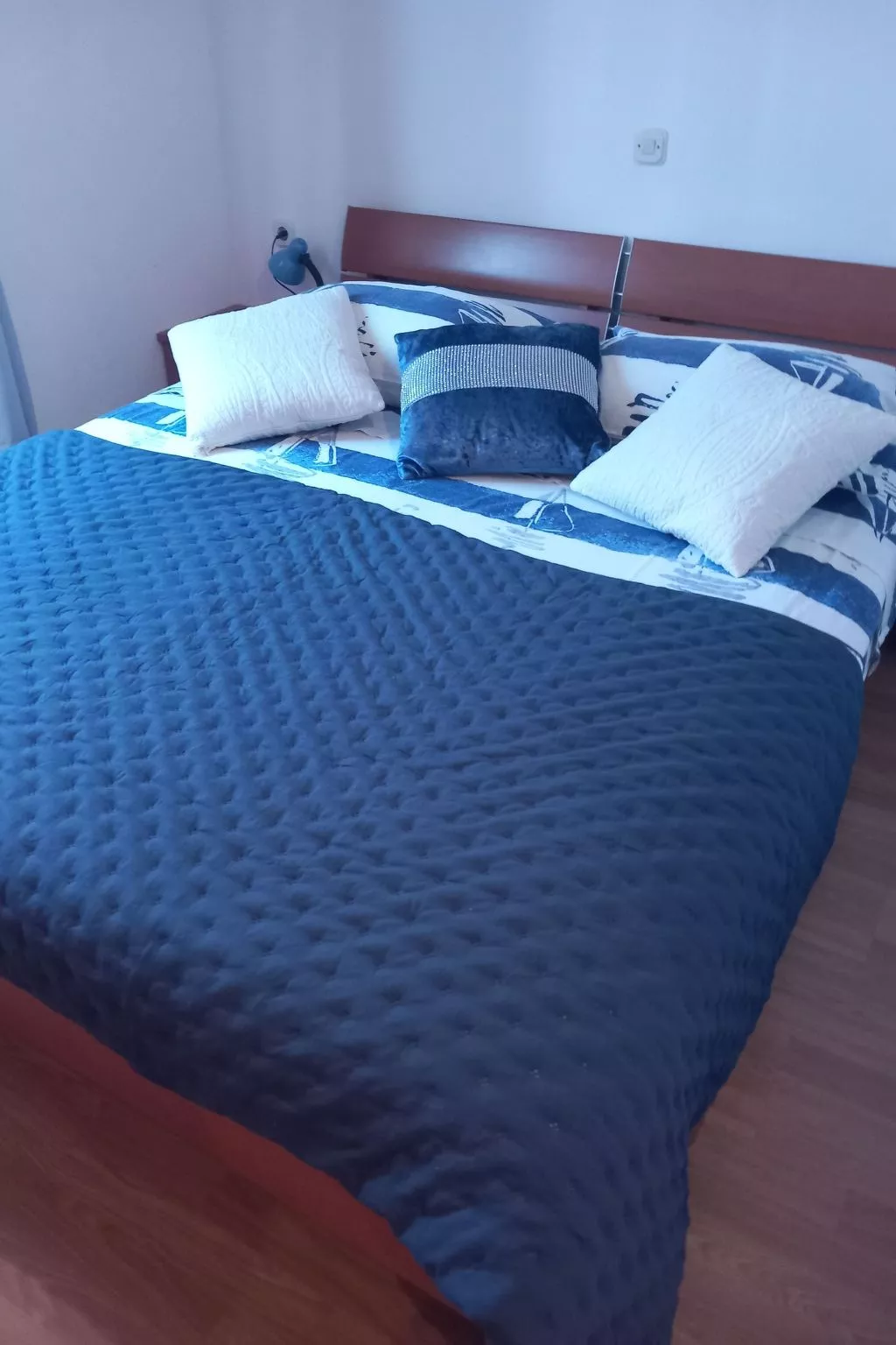 "Apartment Mate 4"-Binnen