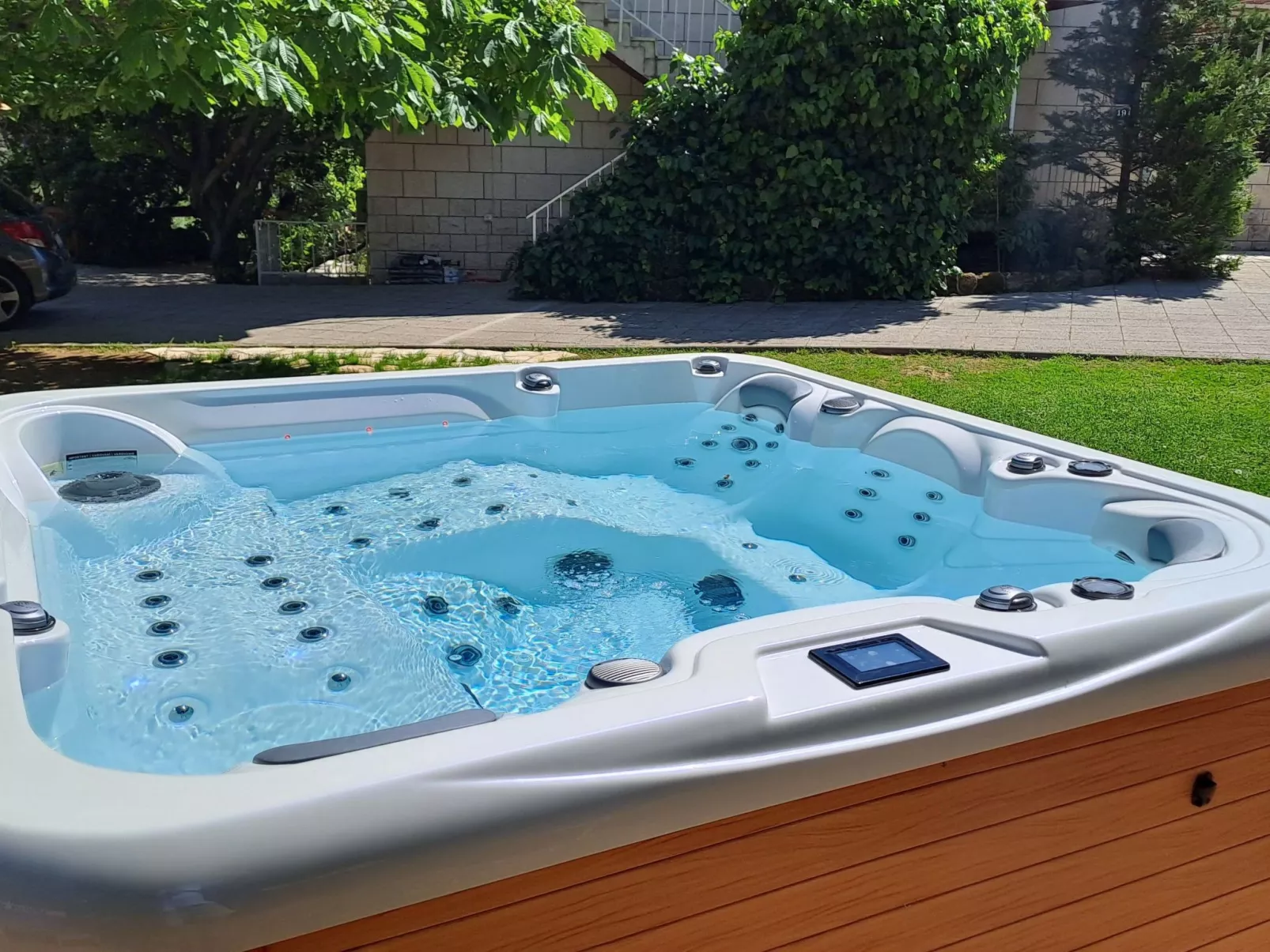 "Helena2" mit Blick auf das Wasser - Buiten