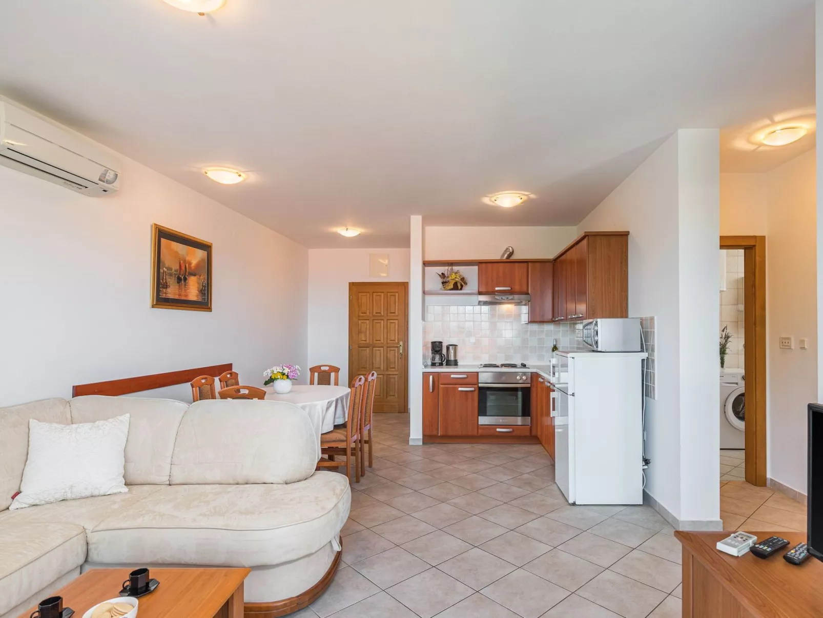 Strandnahe Ferienwohnung mit großem Garten-Binnen