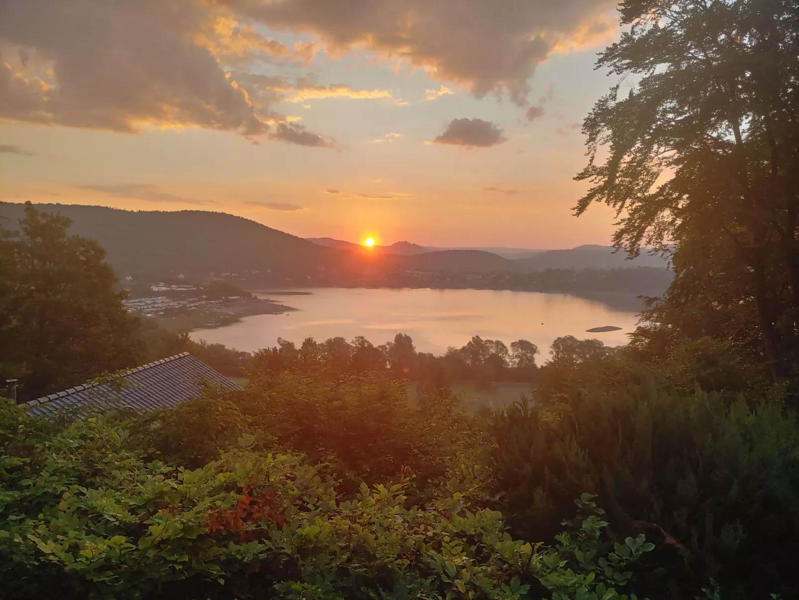Ederseeblick in Bringhausen am Edersee-Buiten