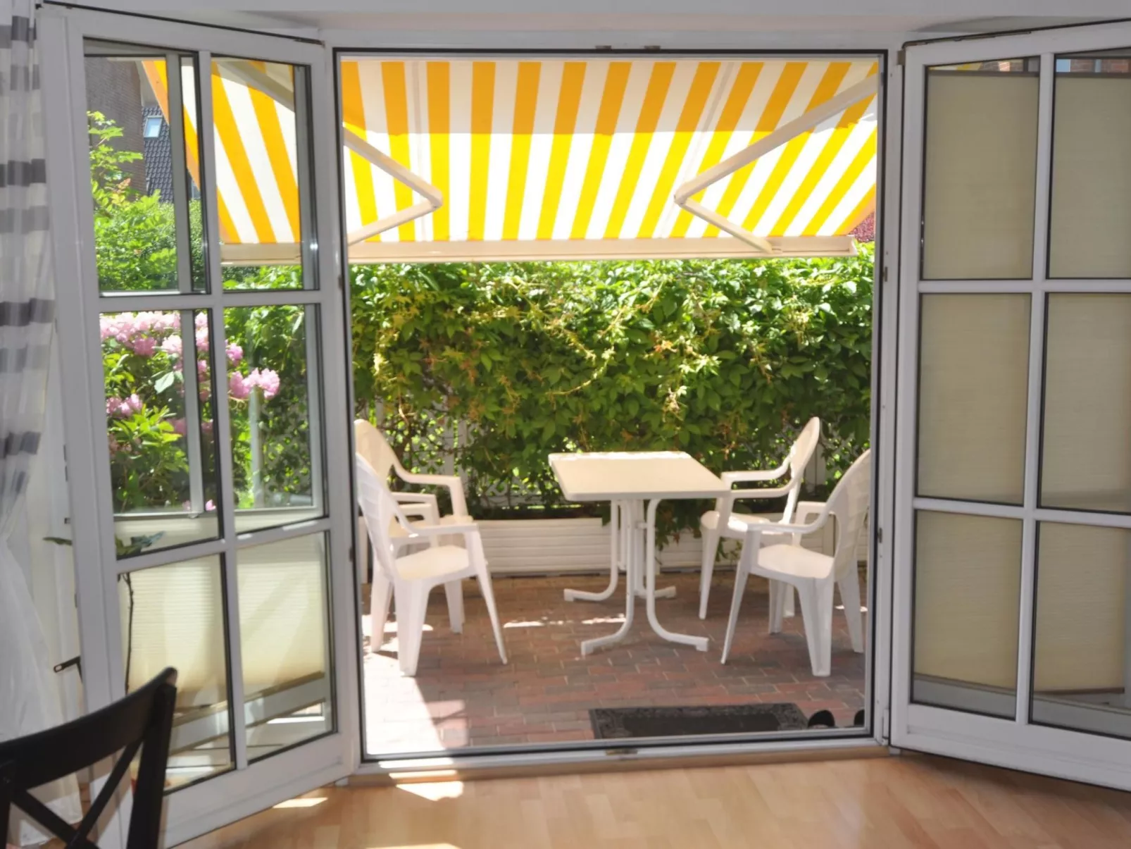 Entspannen auf der Südterrasse-Buiten