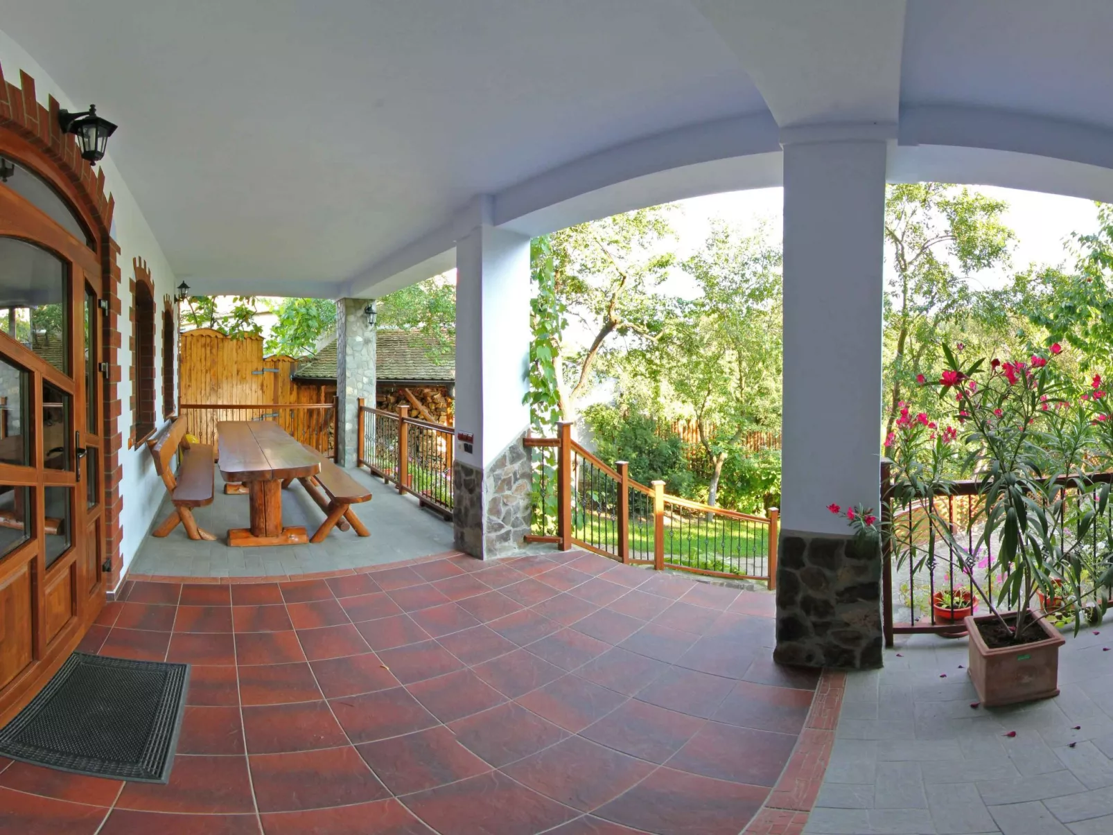 Casa Crina - rustikale Ferienvilla in Siebenbürgen-Buiten