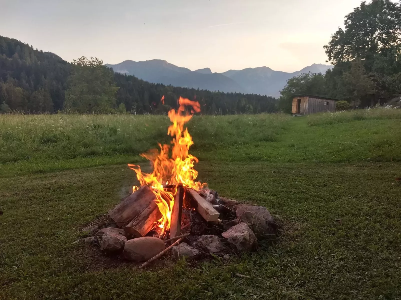 Idyllische Panorama-Südwohnung in Wörtherseenähe-Buiten