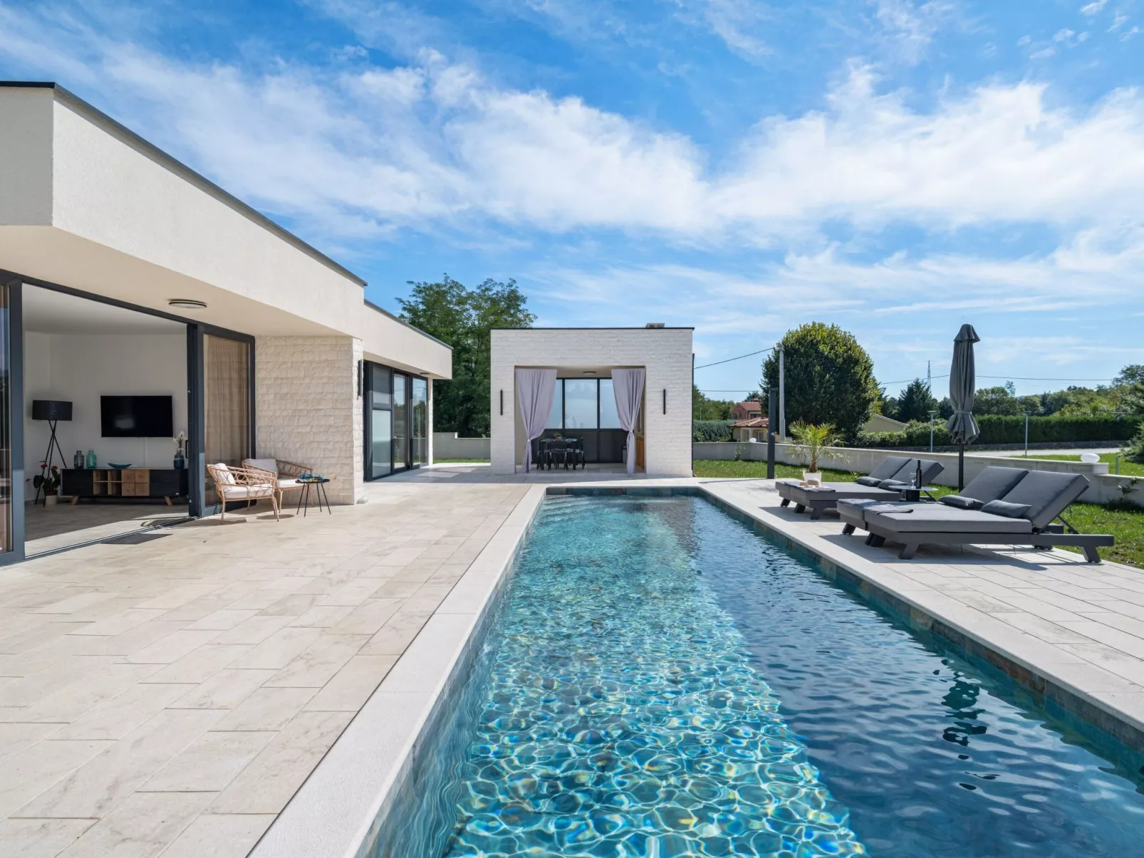 Sunset Villa B-Buiten