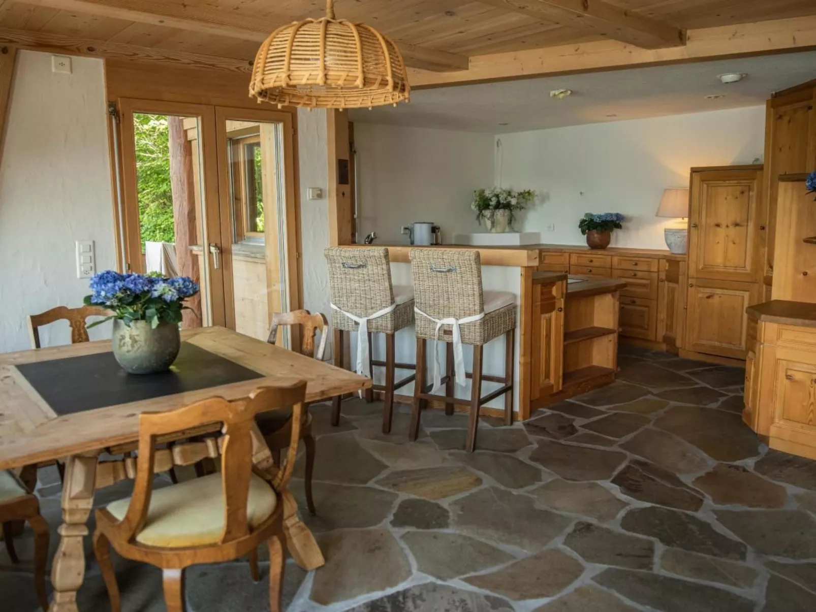 Chalet am See mit Panorama Aussicht-Binnen