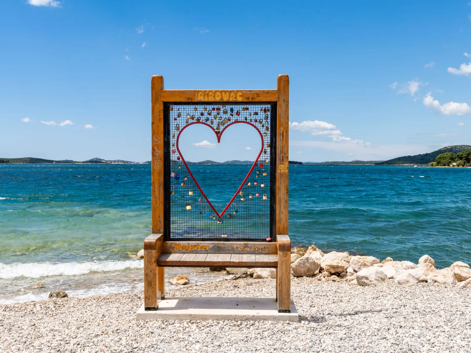 Wohnung in Pirovac mit Terrasse, Garten und Grill-Omgeving