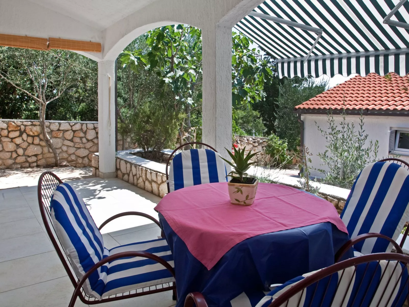 Gemütliches, familienfreundliches Steinhaus-Buiten