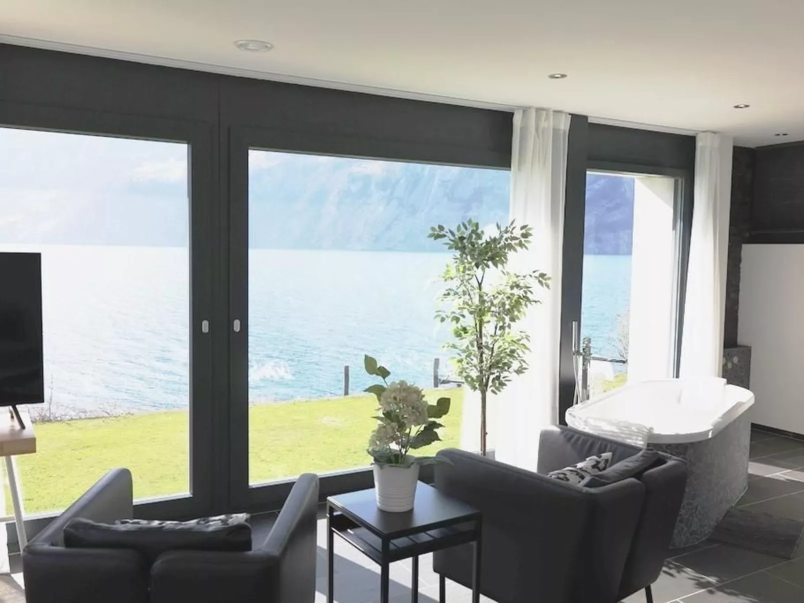 Villa am See 1 / Beach House-Binnen