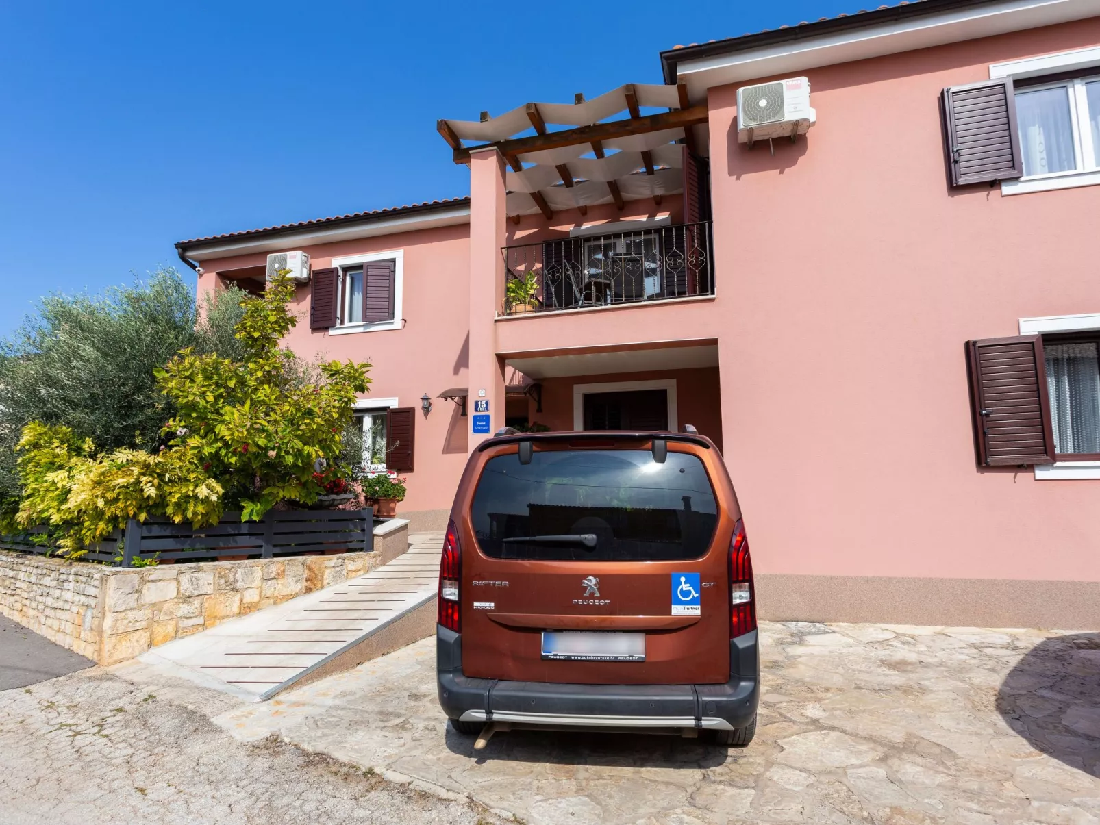 Schöne Wohnung Funtana Nr.3-Buiten