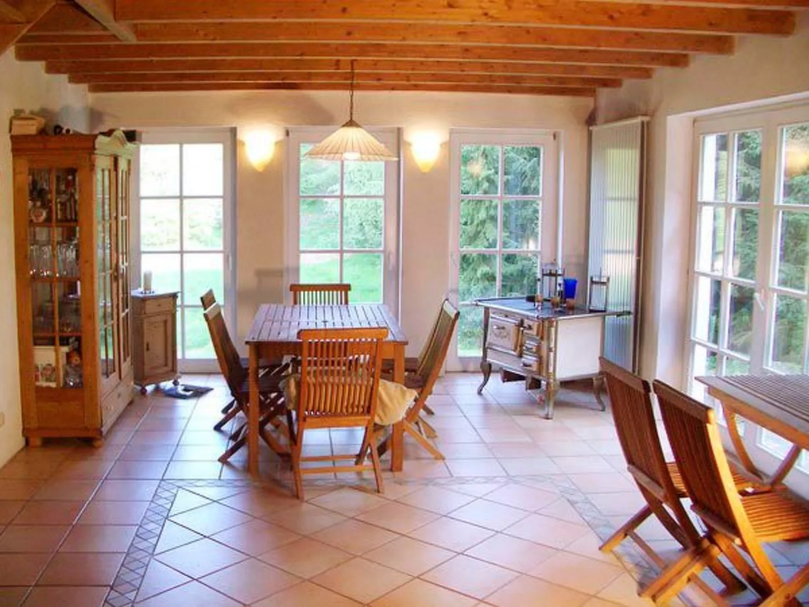 Fachwerkhaus mit Garten, Grill und Terrasse-Binnen