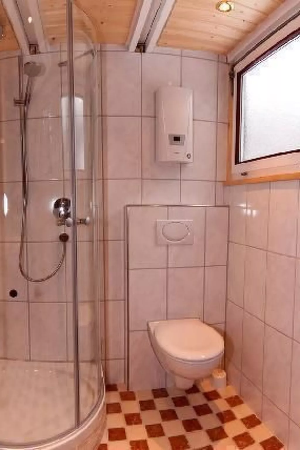 Nur-Dach-Ferienhaus für vier Personen - Binnen