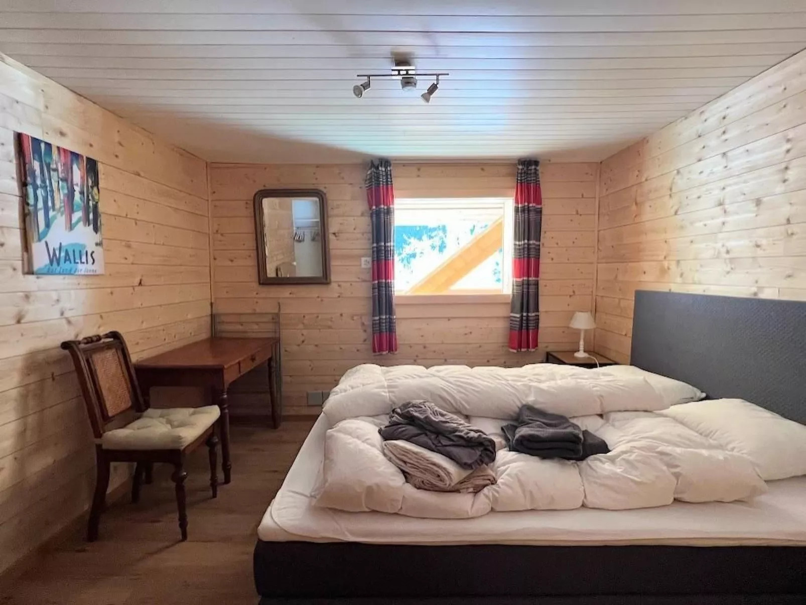 River App., Morgins-Image-tags.info