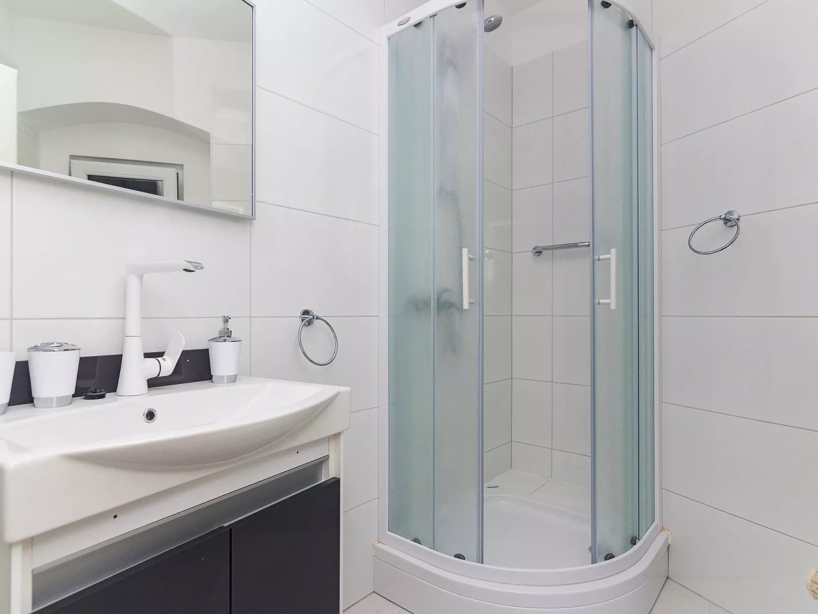 Schönes Steinhaus mit beheiztem Pool, Terrasse m-Binnen