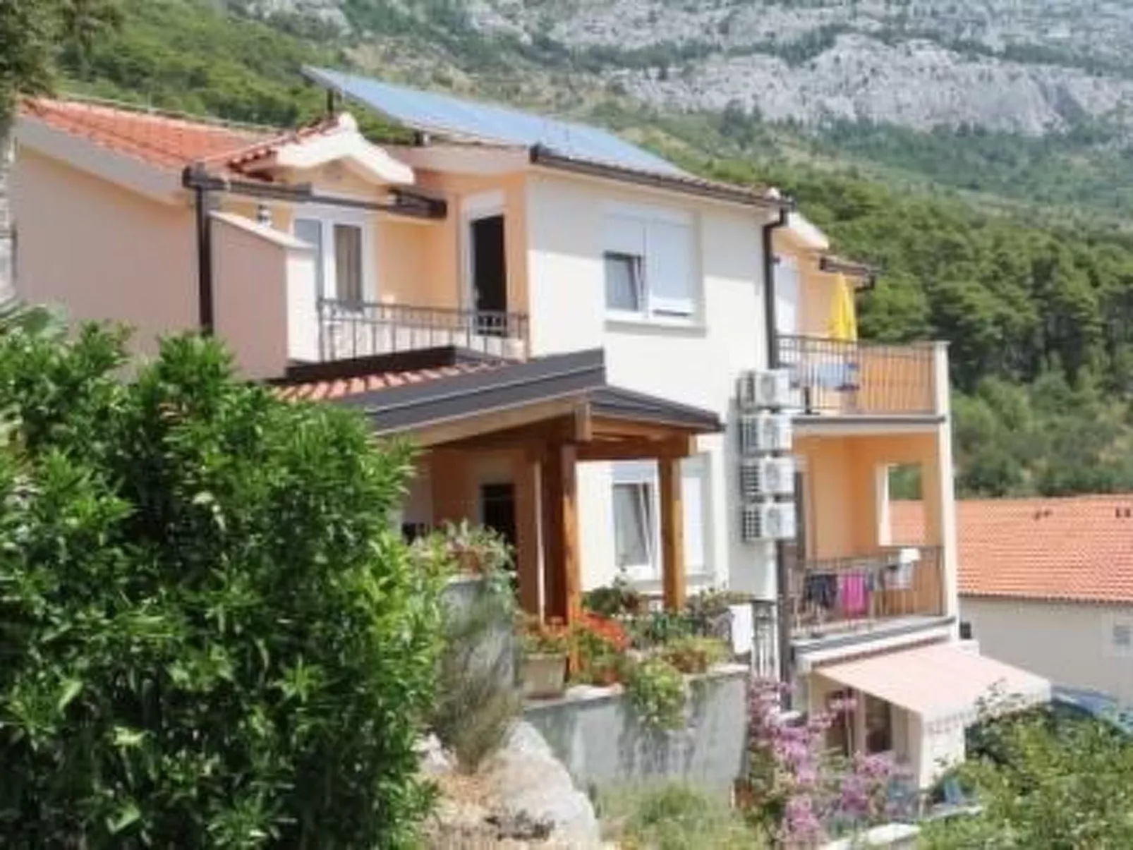 Wohnung für zwei Personen im zweiten Stock-Image-tags.info