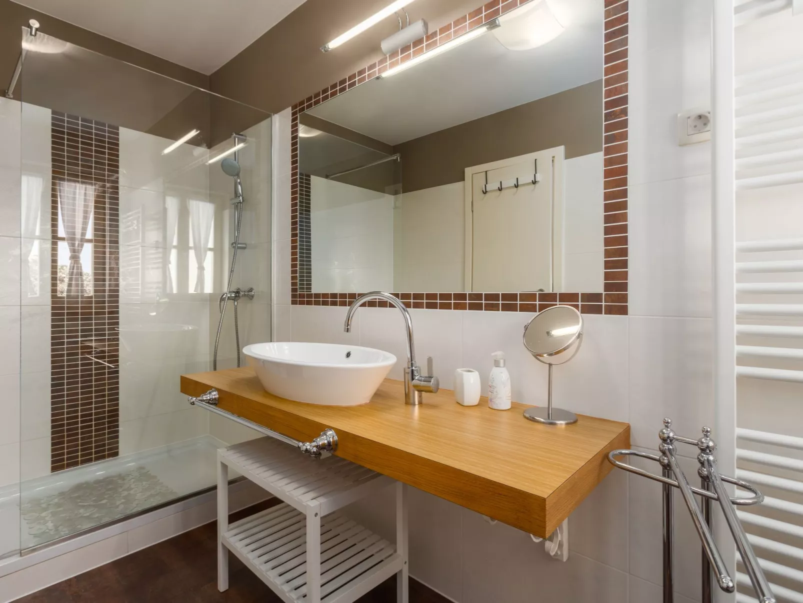 Villa mit Pool, Garten und Sommerküche-Binnen