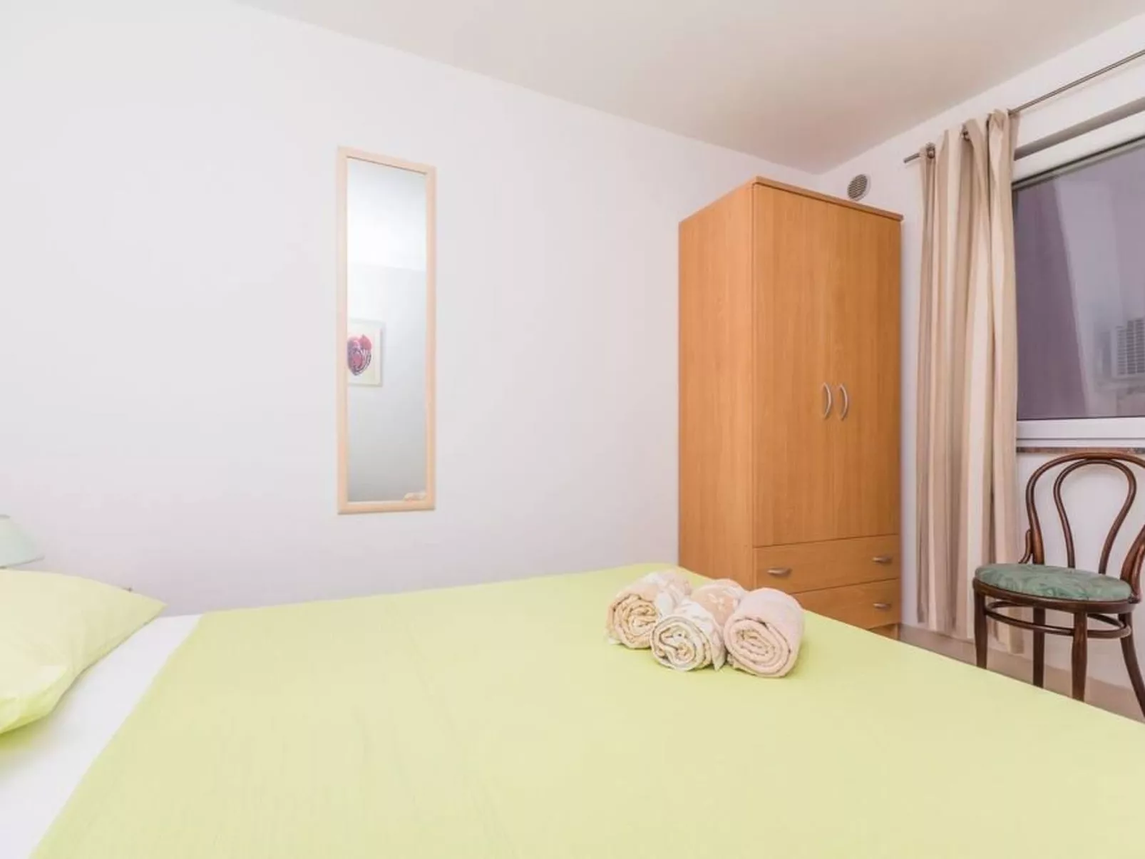 Große Wohnung in Klimno mit Möbliertem Balkon-Image-tags.info