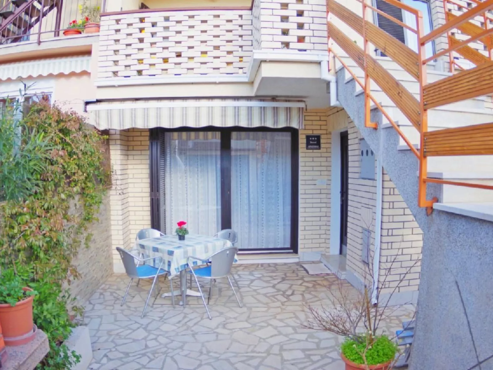 "Jela" mit Terrasse-Image-tags.info