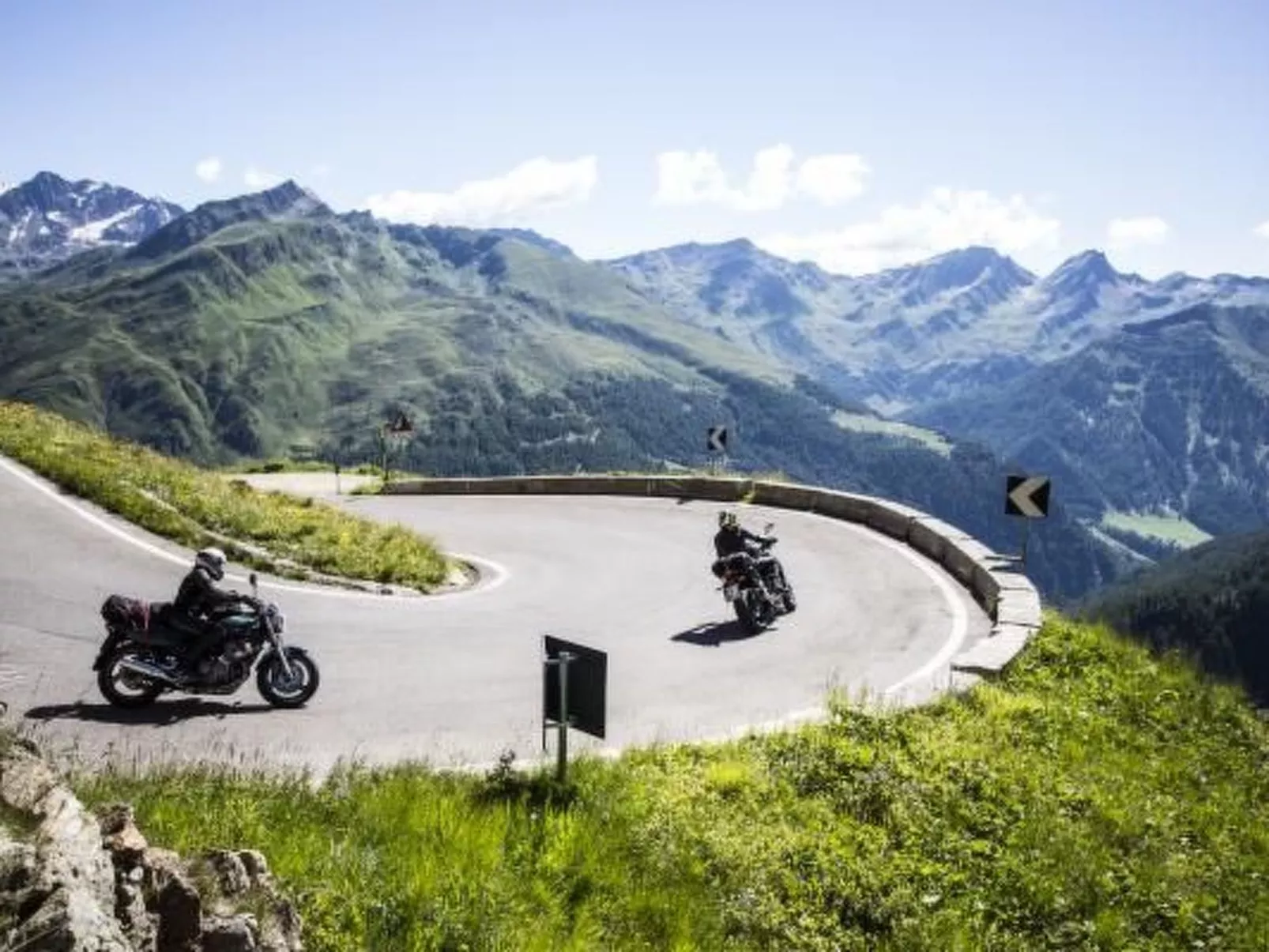 Komfortables Ferienhaus in Landeck mit Pool-Buiten