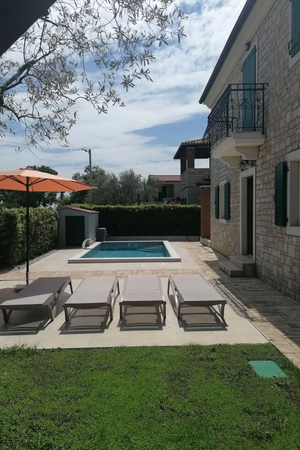 Villa Nika mit privatem Außenwhirlpool-Buiten